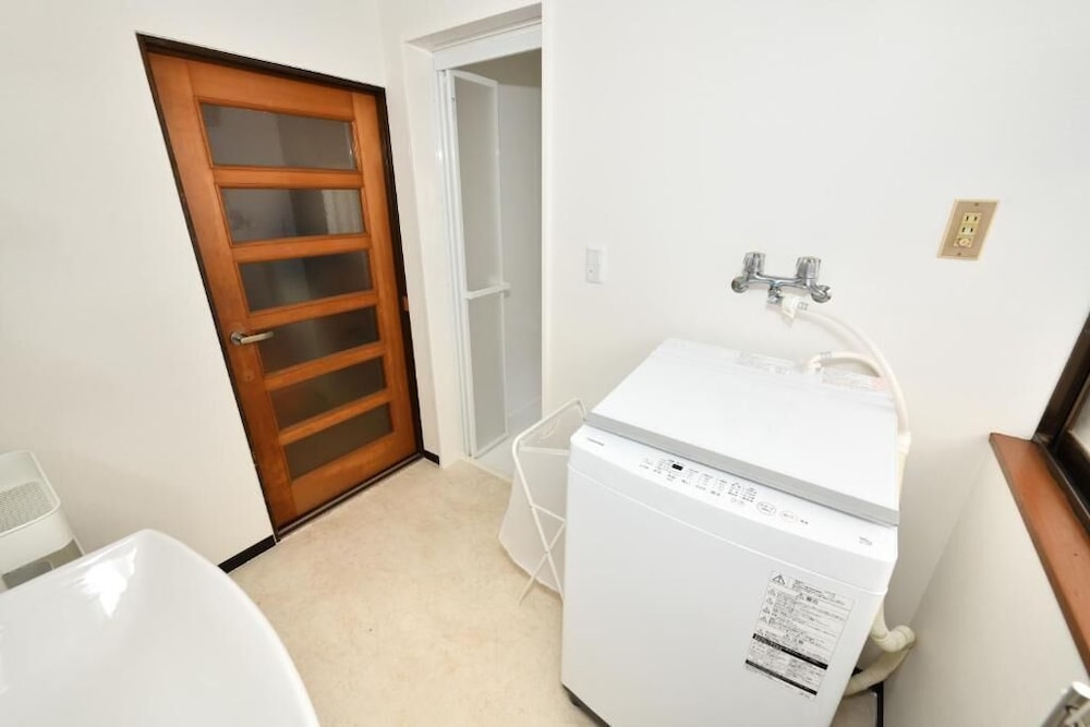 Basic house (bookings for 1-4pax will be on 1F for 2 rooms, 5-6pax for 3 rooms, 7-9pax for 4 rooms) photo 2