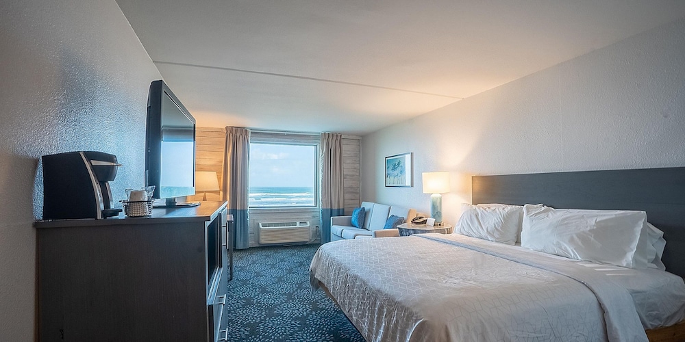Standard Room, 1 King Bed, Ocean View - Photo 3