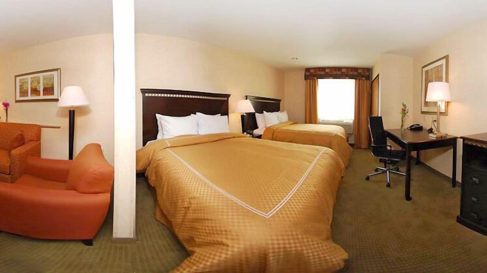 Standard Room, Multiple Beds photo 3