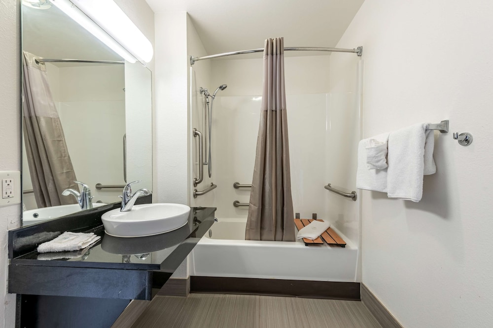 Deluxe Room, 2 Double Beds, Smoking, Kitchenette photo 3
