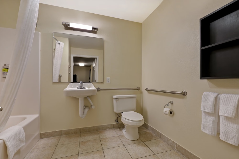 Suite, 1 Bedroom, Accessible (Accessible Tub) photo 1