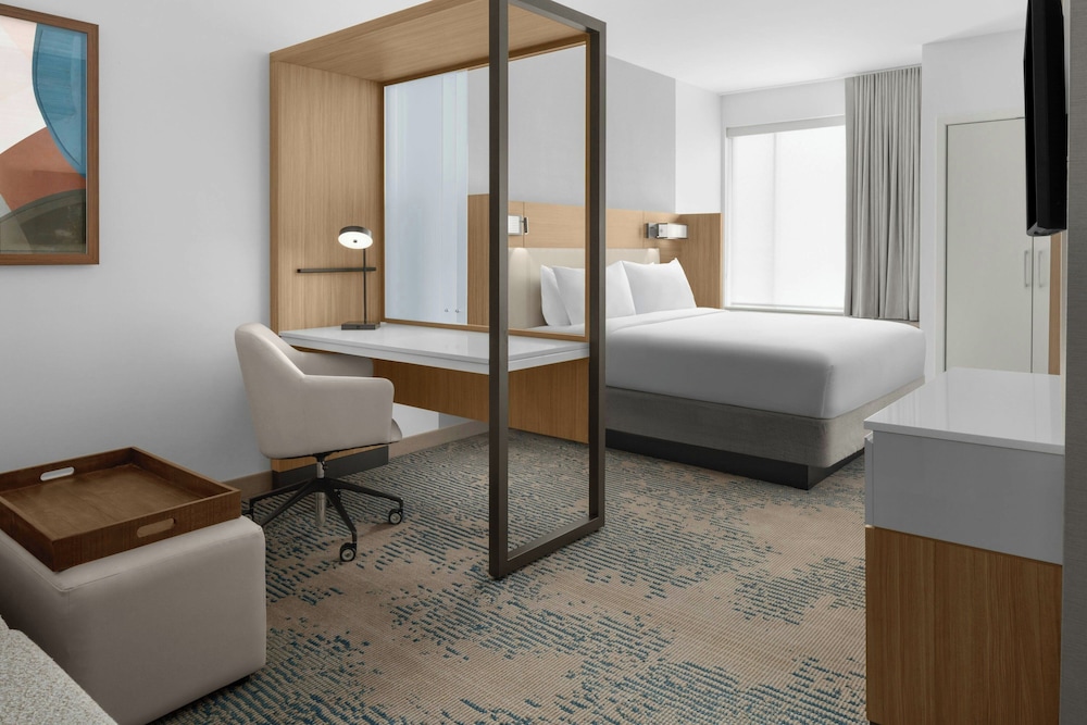 Suite, 1 King Bed with Sofa bed (Mobility Accessible, Tub)