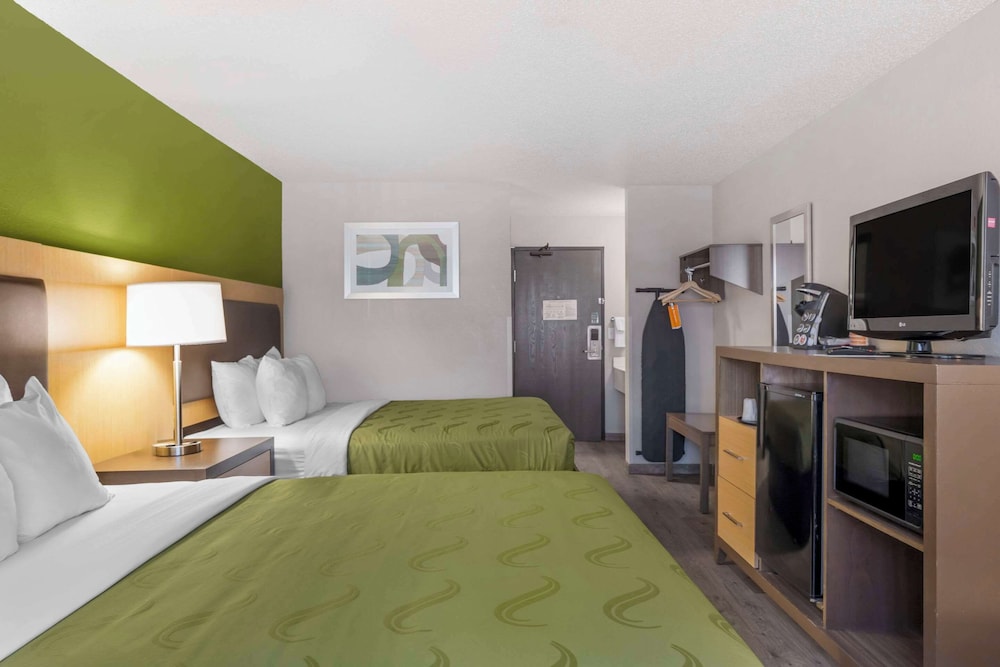 Room, 2 Queen Beds, Accessible, Non Smoking - Photo 10
