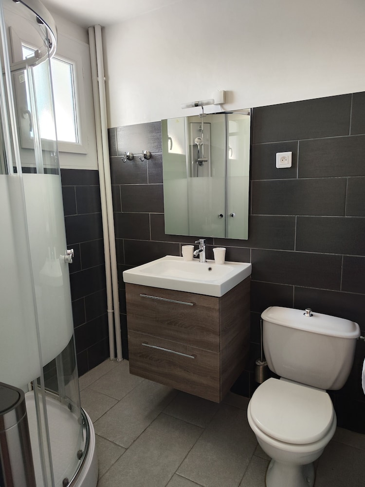 Double Room - Photo 3