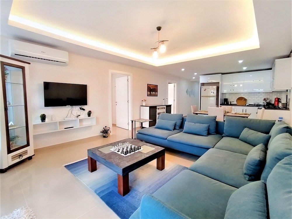 Apartment photo 1