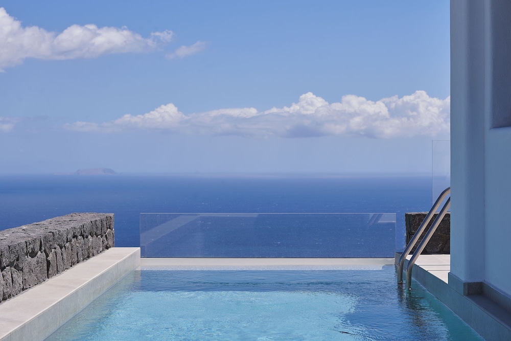 Honeymoon Suite with Private Pool, Sea View - Photo 4