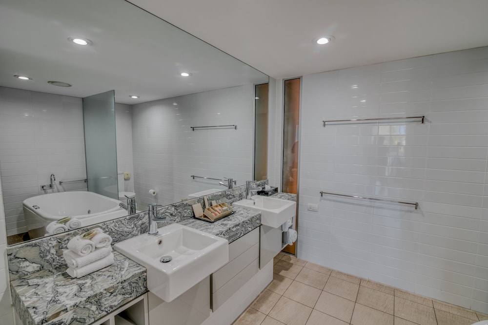 Rooftop Spa Apartment – 2 Bedroom photo 3