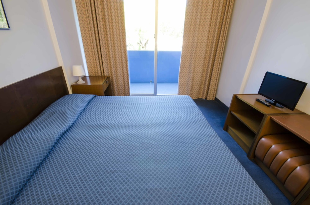 Economy Double or Twin Room, Balcony photo 2
