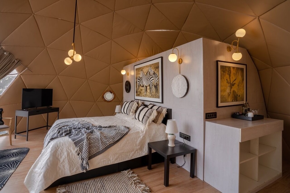 Luxury Tent, 1 King Bed, Valley View