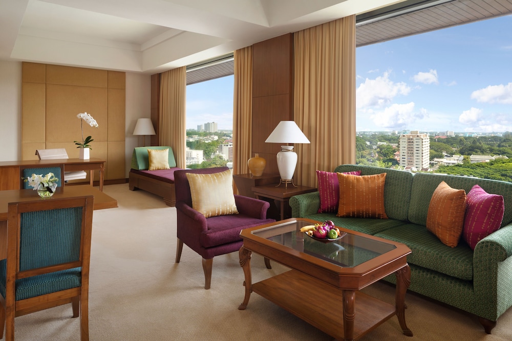 Executive Suite, 1 King Bed - Photo 2