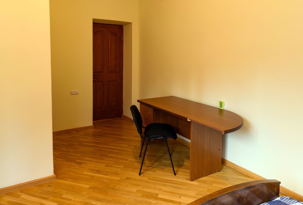 Basic Triple Room photo 3