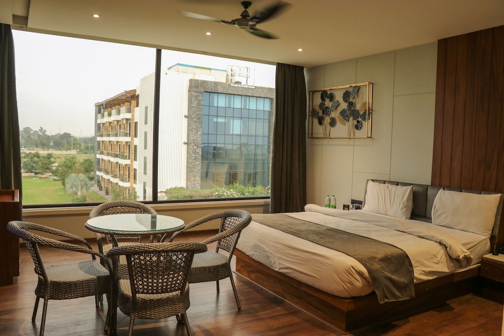 Premier Room