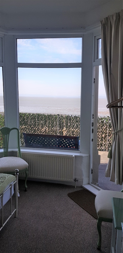 Double Room, Balcony, Sea View (Trafalgar Square) photo 2