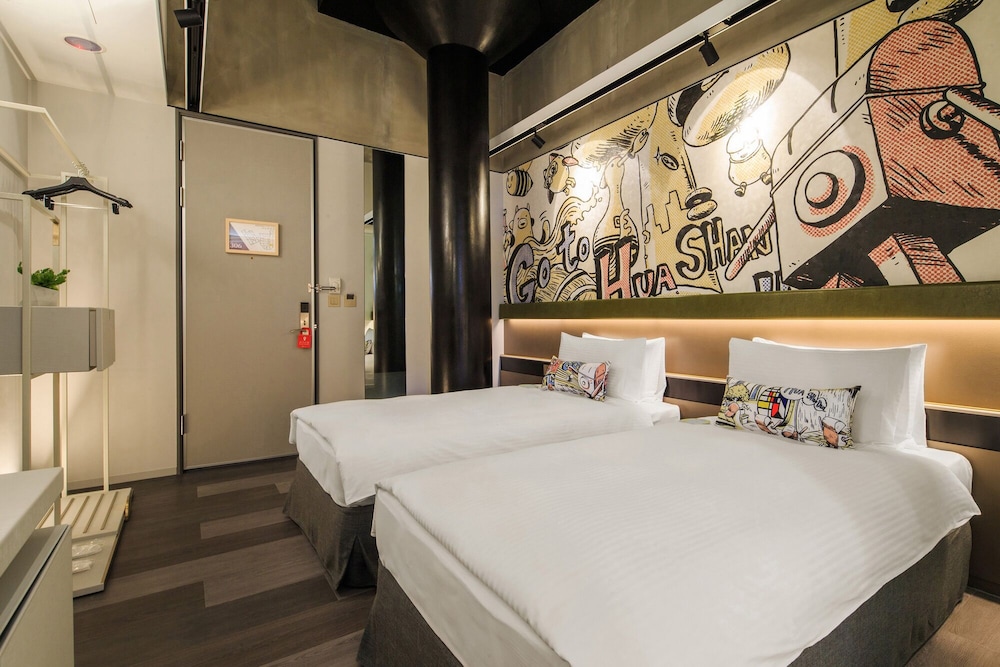 Standard Twin Room without Window