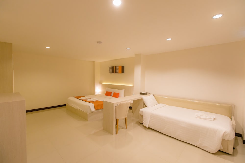 Grand Deluxe Triple Room photo 2