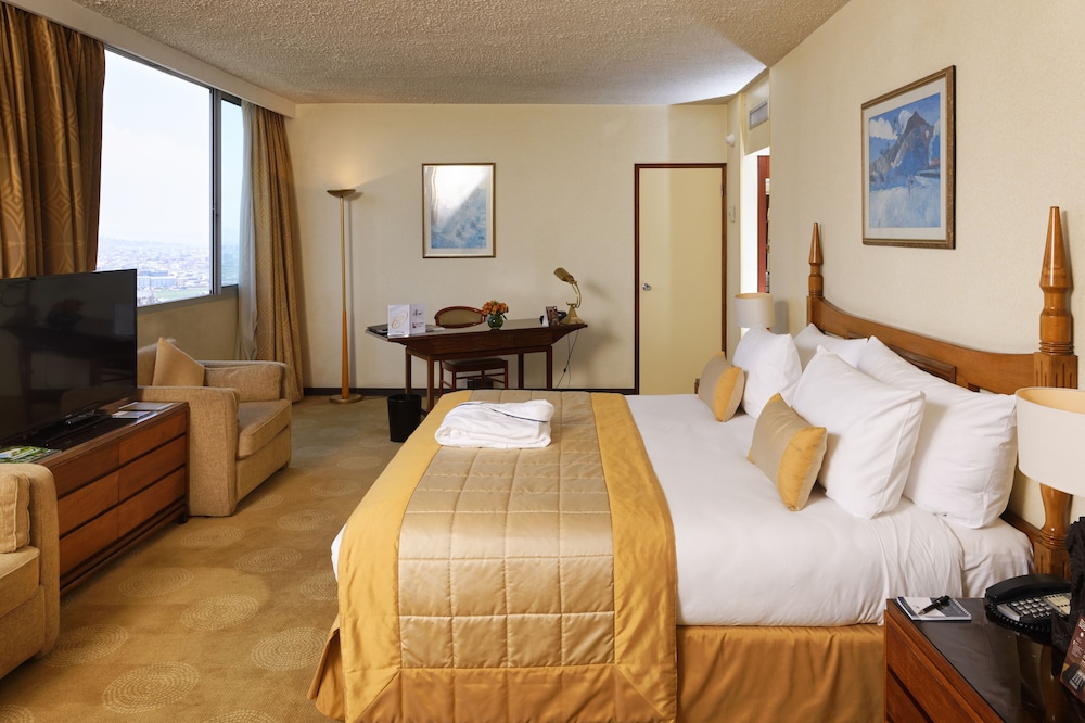 Royal Suite, Lake View