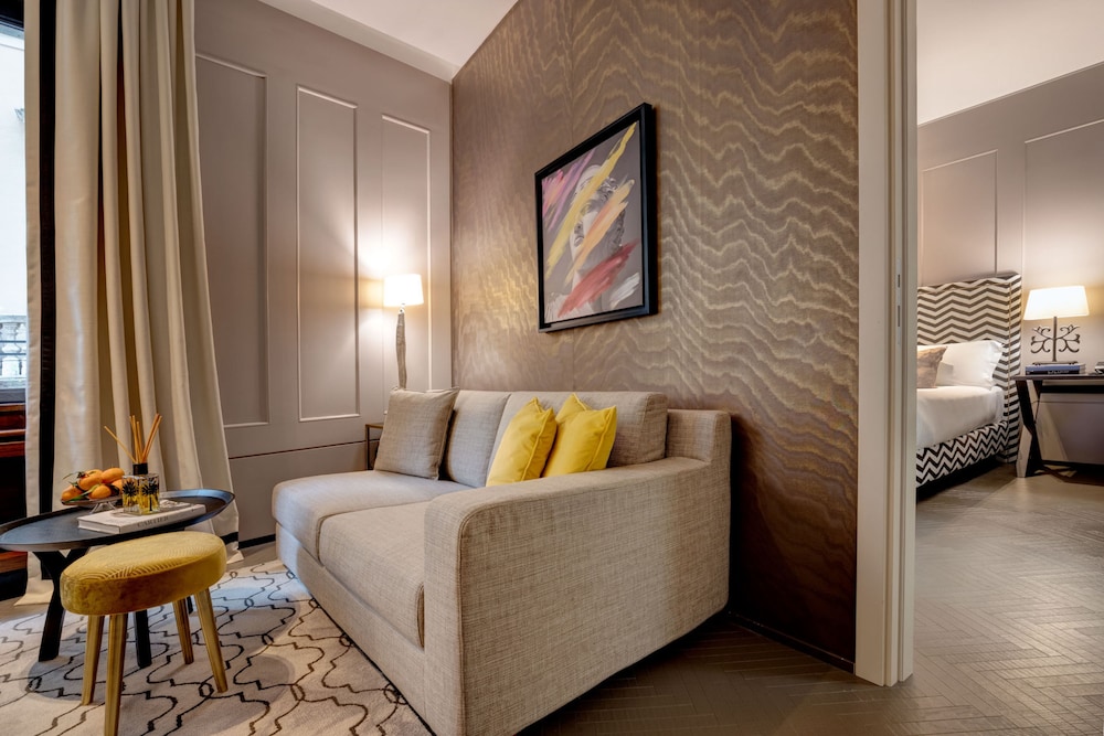 Two Bedroom Prestige Suite thumbnail 6