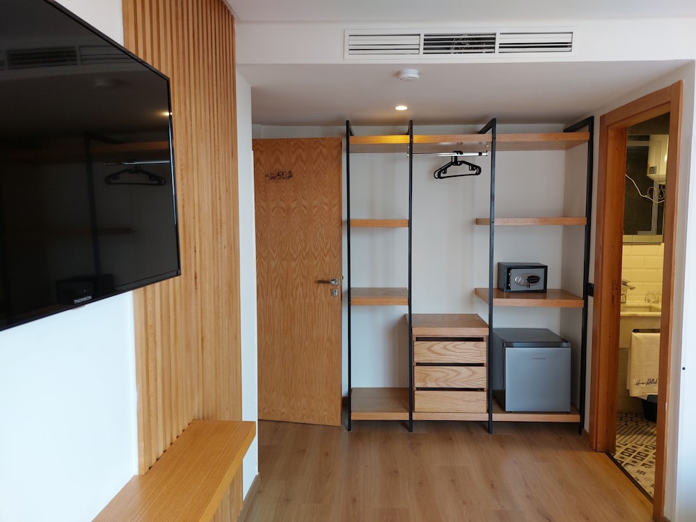 Deluxe Double Room - Photo 13