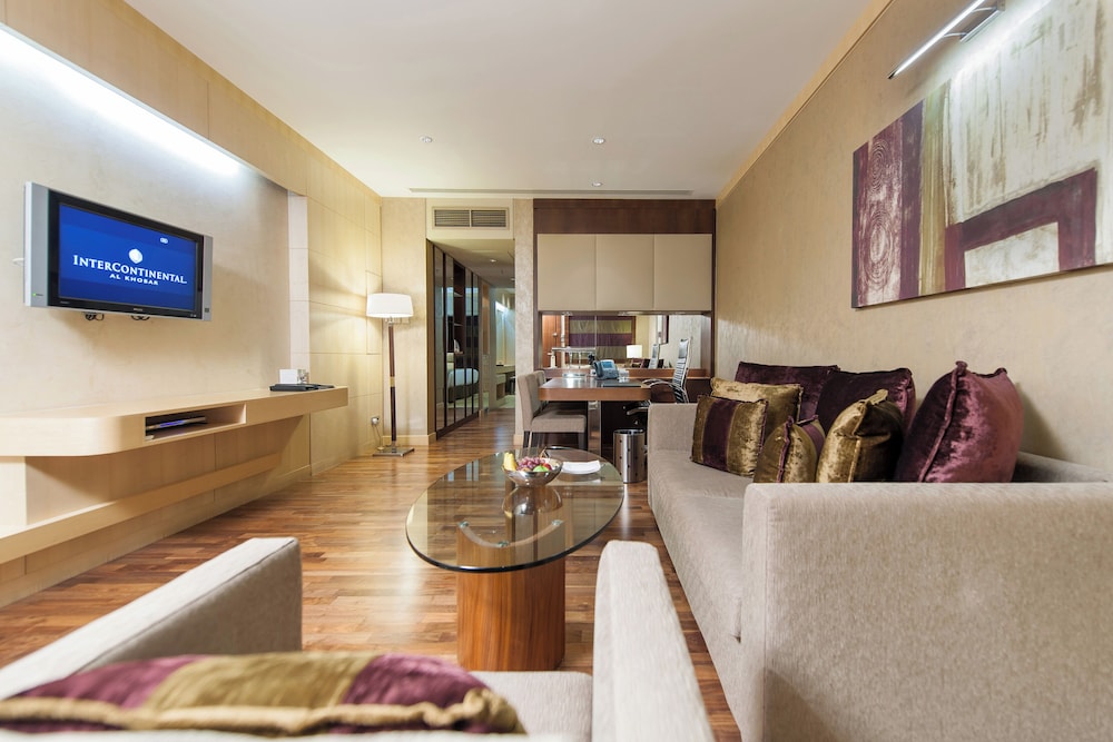 Premium Room, 1 King Bed, Club Lounge Access - Photo 12