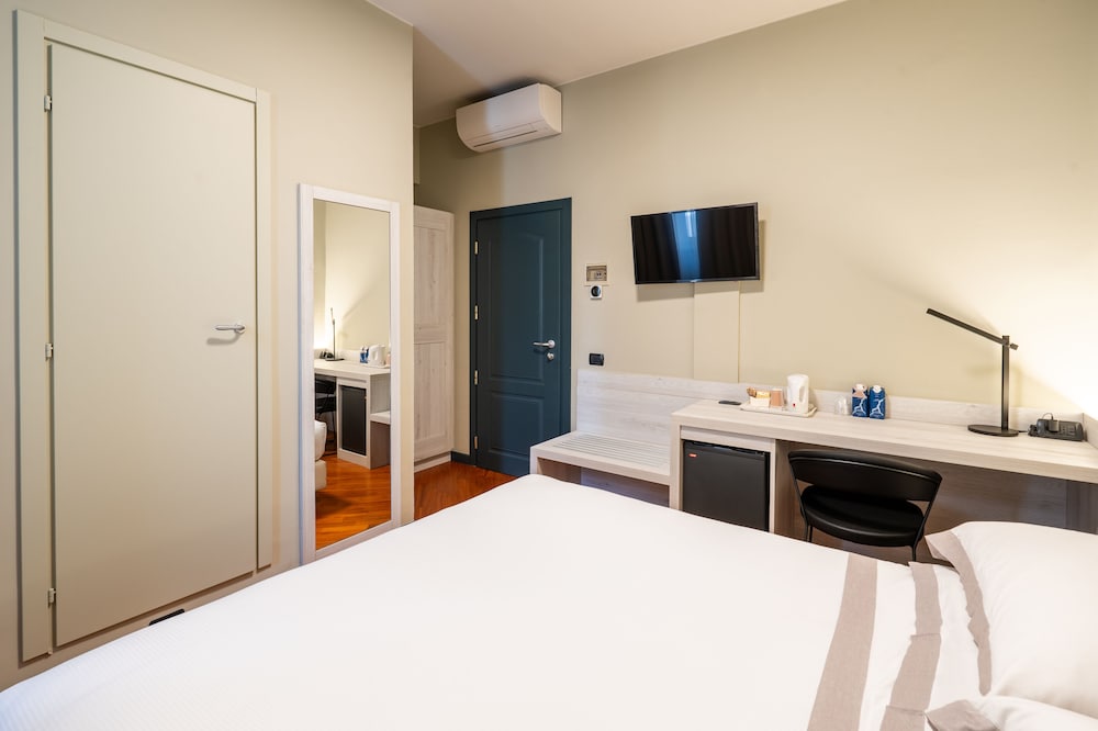 Small Double Room (no elevator) - Photo 2