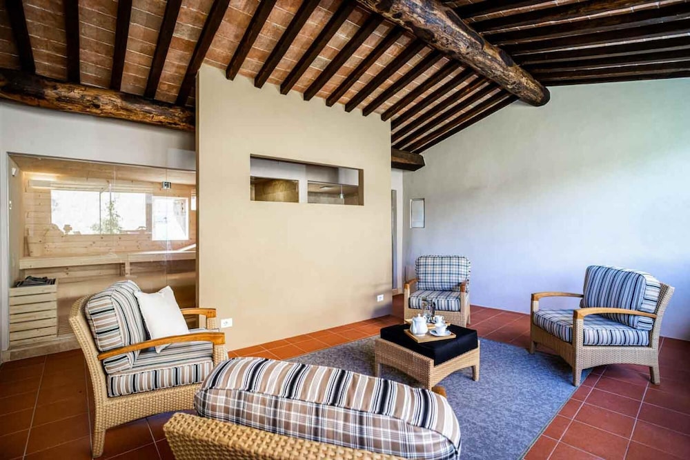 Villa, Accessible photo 1