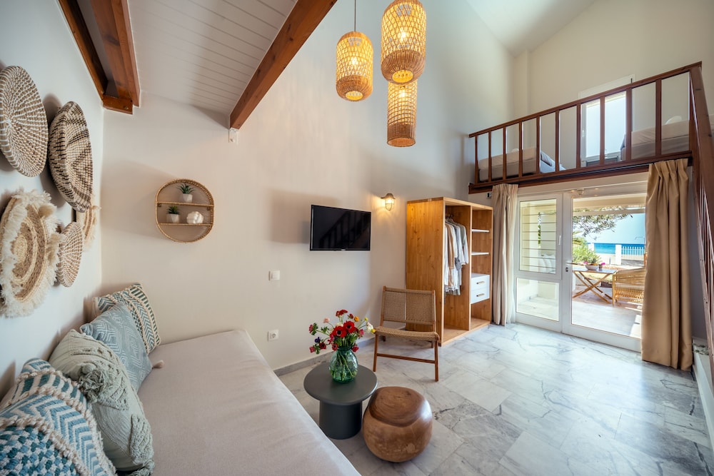 Quadruple Room, Sea View, Mezzanine (01) photo 1