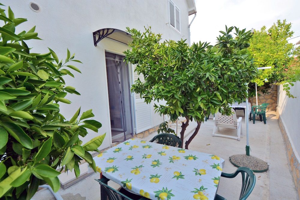 Basic Room, 1 Bedroom, Non Smoking, Private bathroom, Garden patio room photo 3
