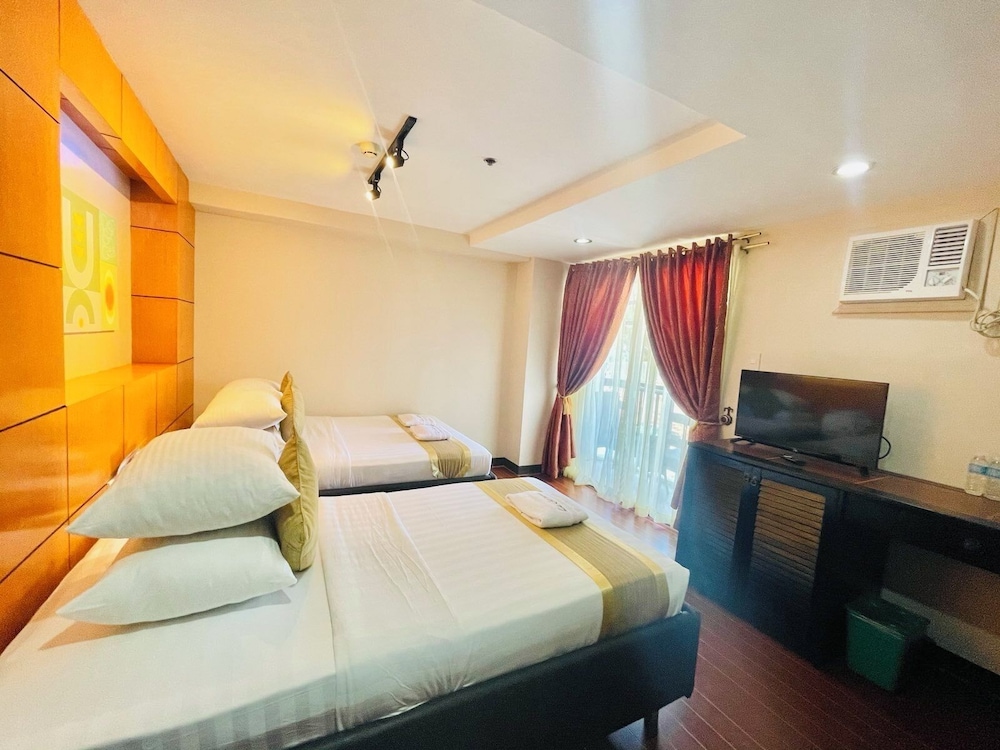 Premier Ocean View - Photo 2