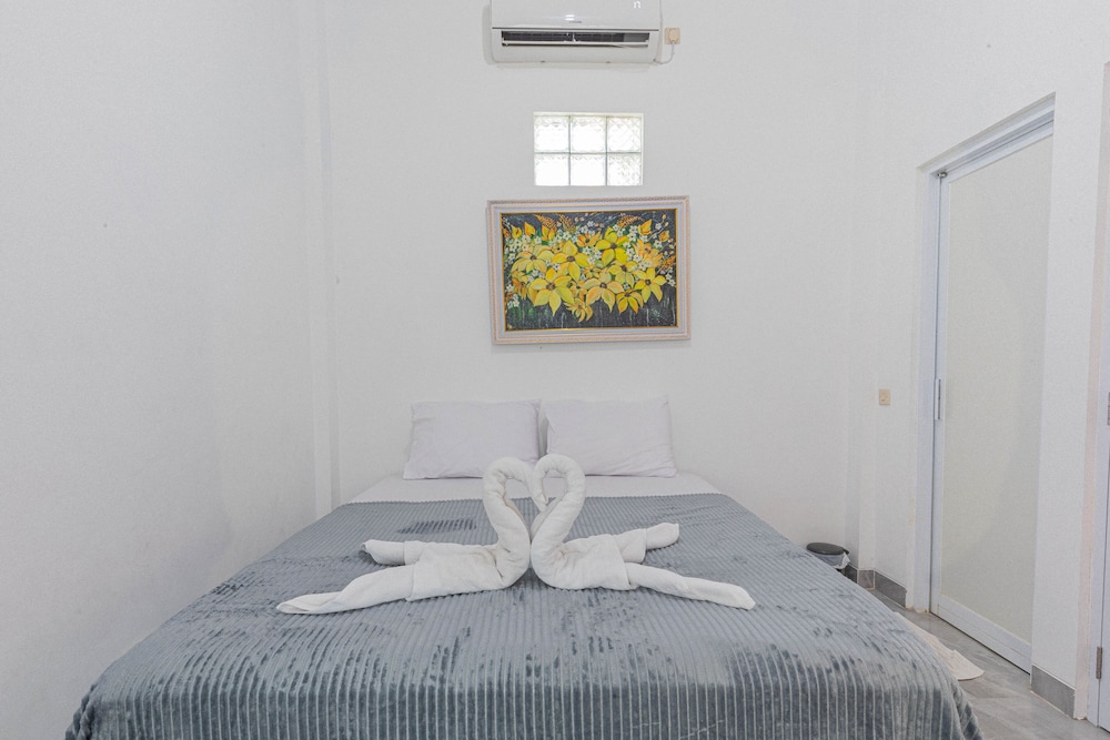 Deluxe House photo 1