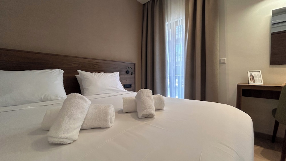 Comfort Double Room | City View photo 3