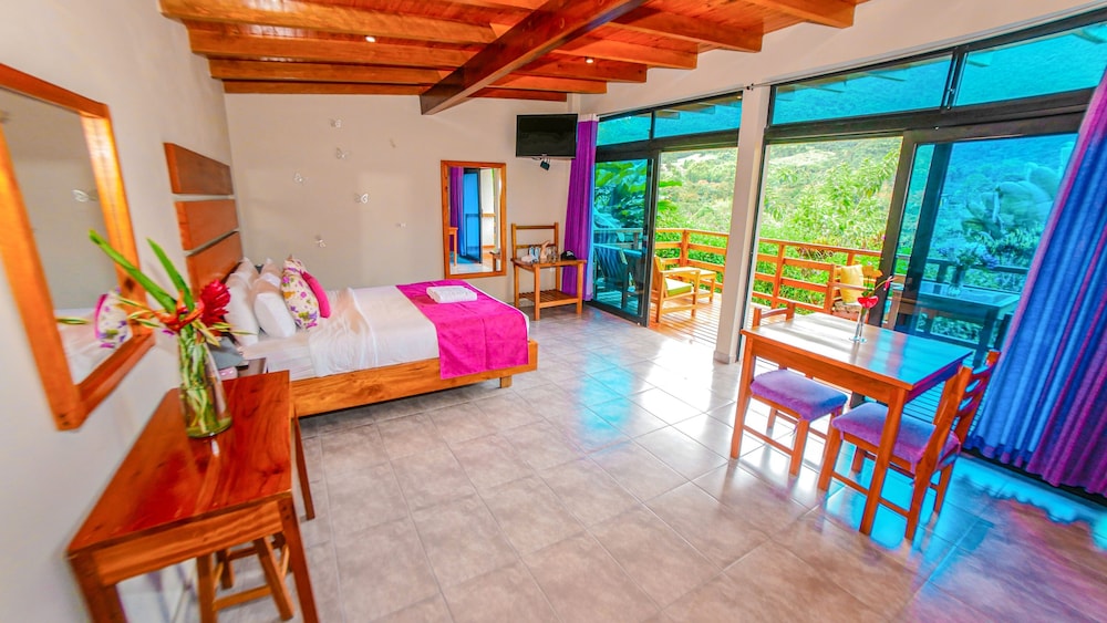 Luxury Cabin, 1 Queen Bed, Hot Tub, Mountain View