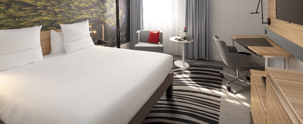 Classic Room (1 Double Bed and 2 Sofa Beds), photo 6