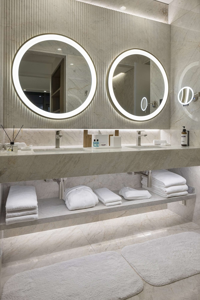 Suite (Regency) - Photo 11