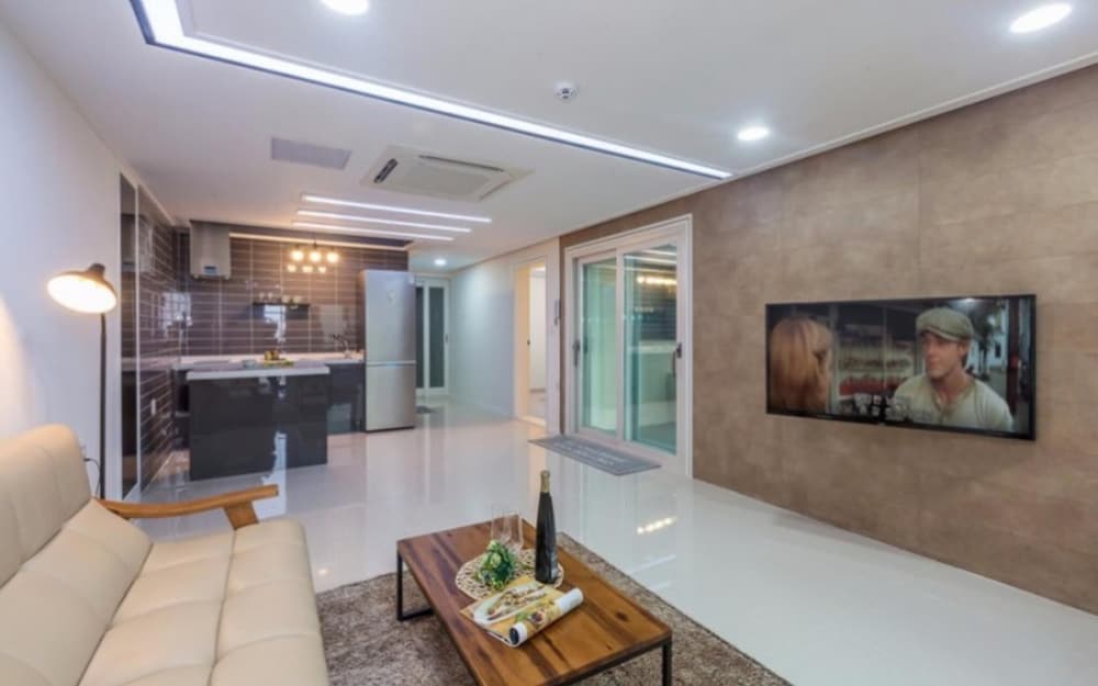 Room (C201 Jetted Spa) - Photo 3