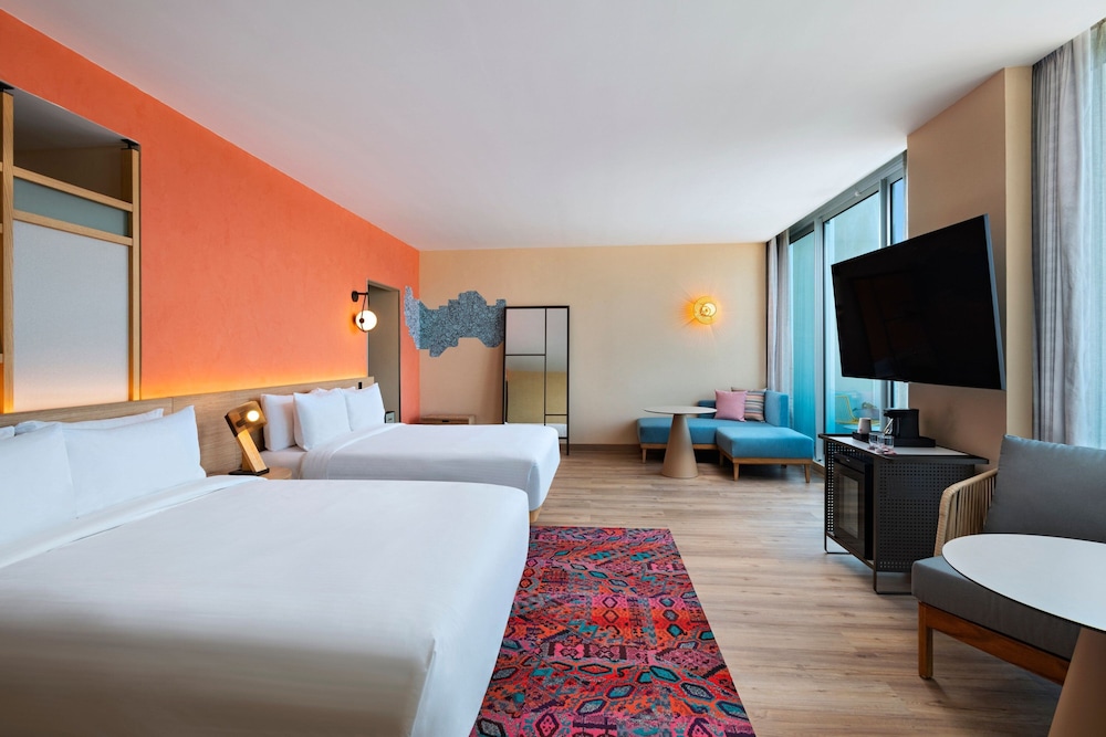 Suite, 2 Queen Beds, Balcony - Photo 5