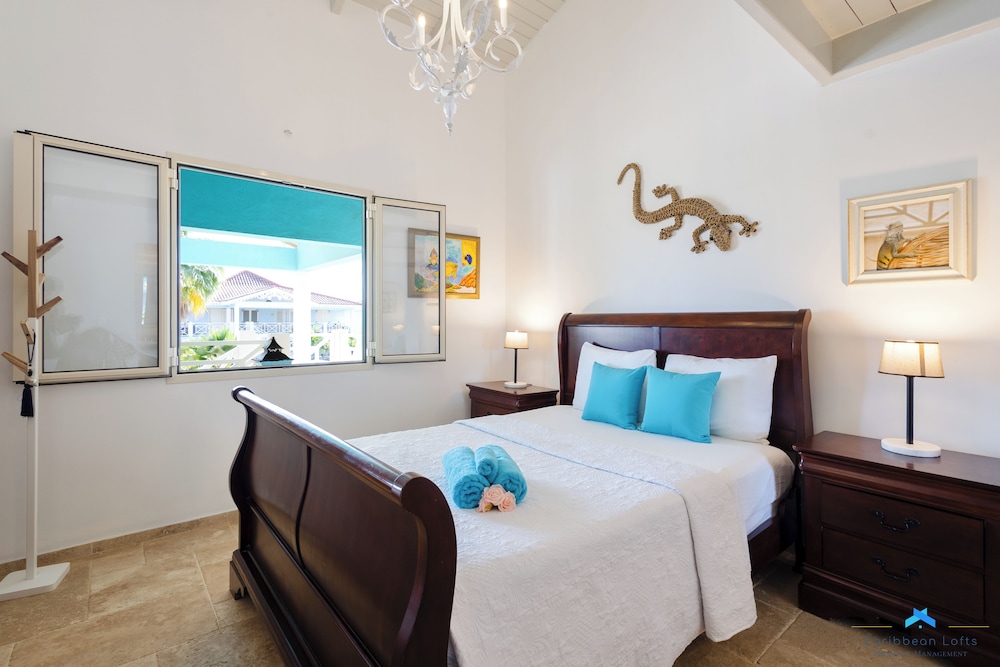 Deluxe Duplex, Multiple Beds, Lagoon View photo 2