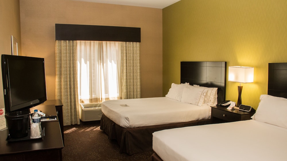 Suite, Multiple Beds - Photo 4