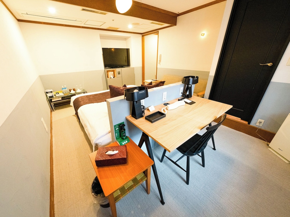 Deluxe Double Room, Smoking - Photo 1