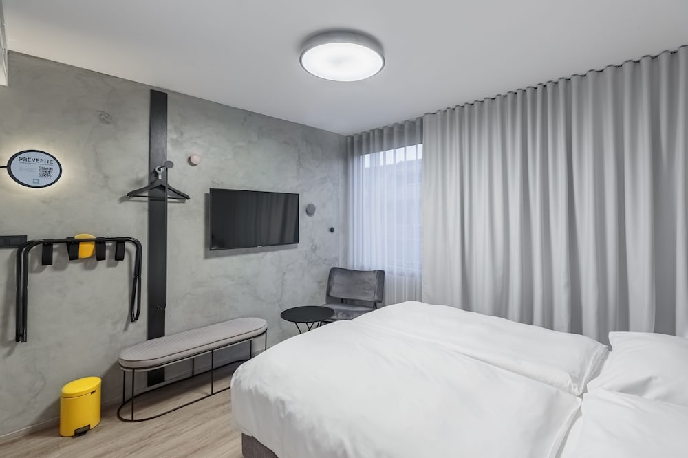 Classic Double Room, 1 Double Bed - Photo 4