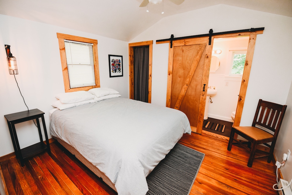 Standard Cabin photo 1