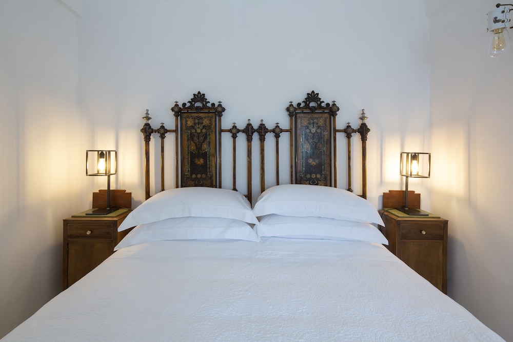 Deluxe Double Room (Camelia) photo 2