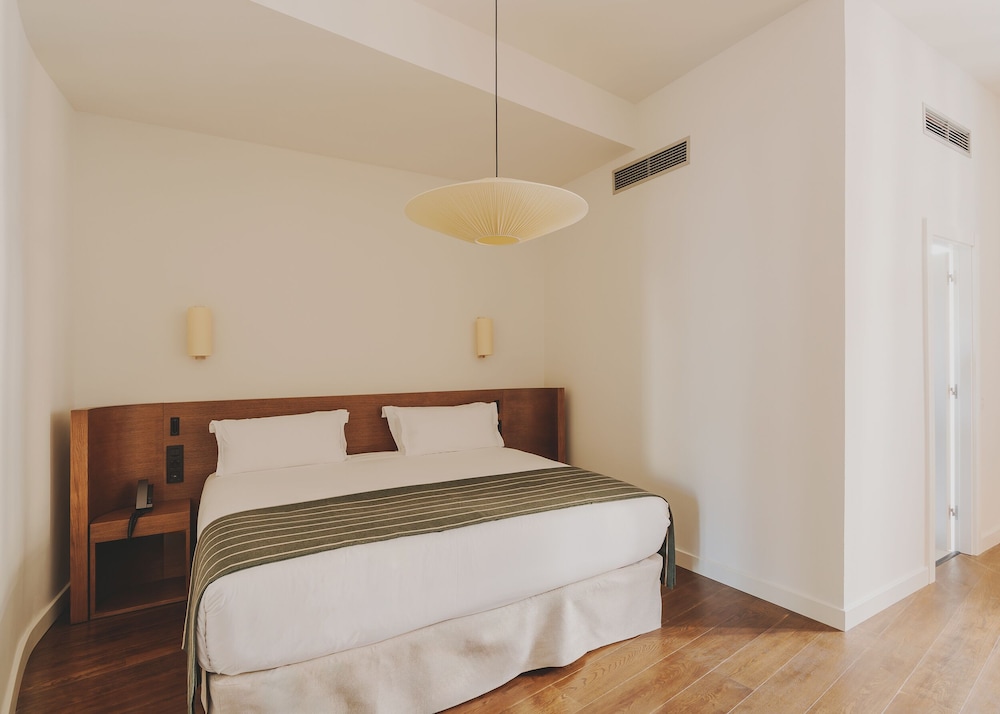 Superior Single Room, Balcony, City View