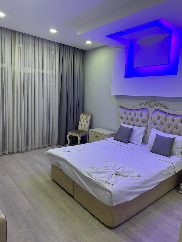 Luxury Apartment photo 3