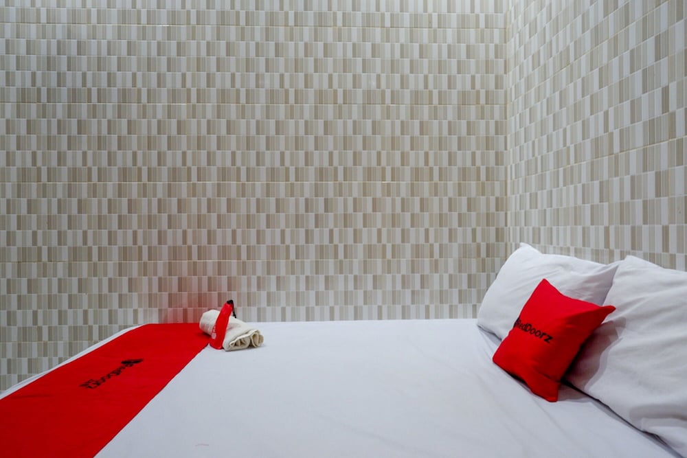 Double Room (Reddoorz) photo 3