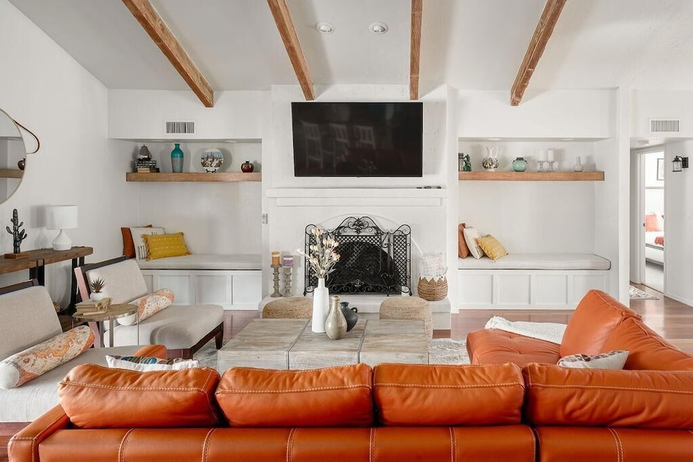 Redfield - Colorful Ranch Home - Must Visit, 사진 40