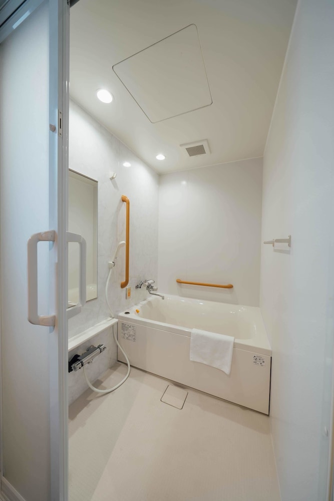 Private Accessible Queen Room - Photo 7