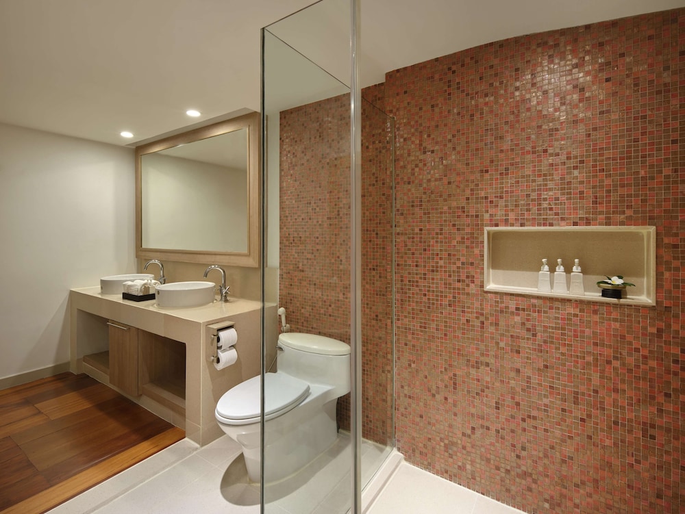 Seafront Suite thumbnail 5