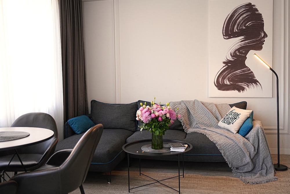 Design Apartment, 1 Queen Bed with Sofa bed, Balcony, Park View