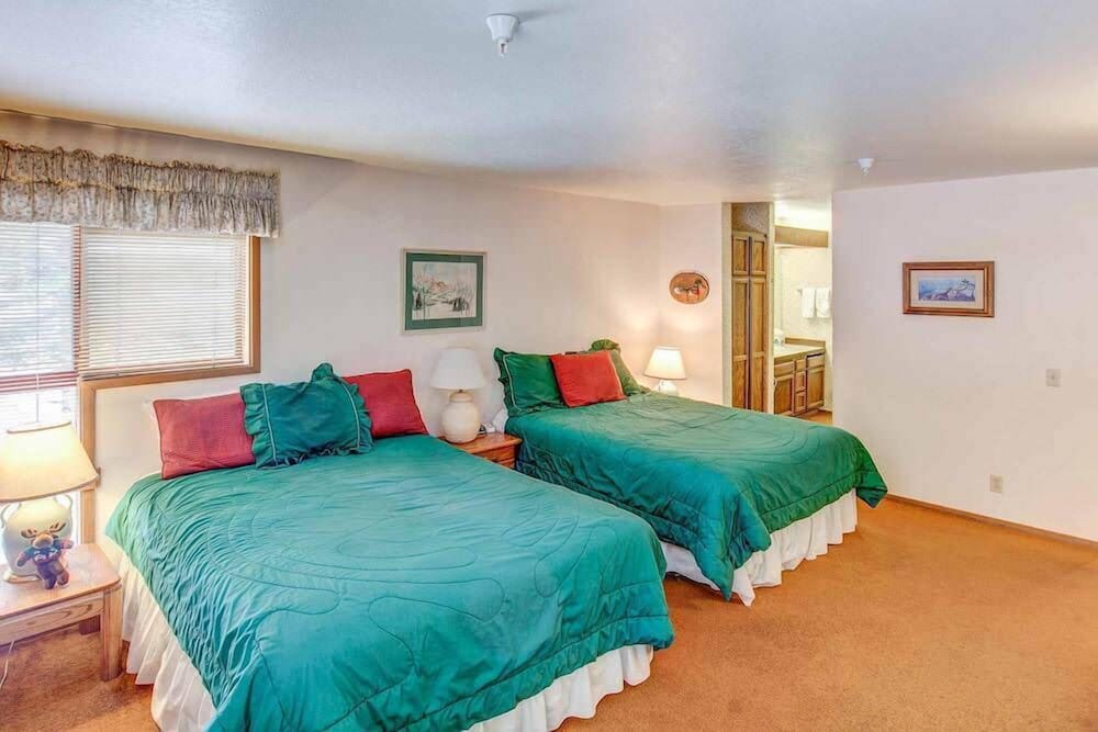 Condo, Multiple Beds, Patio, Mountain View (Aspen Creek #119)