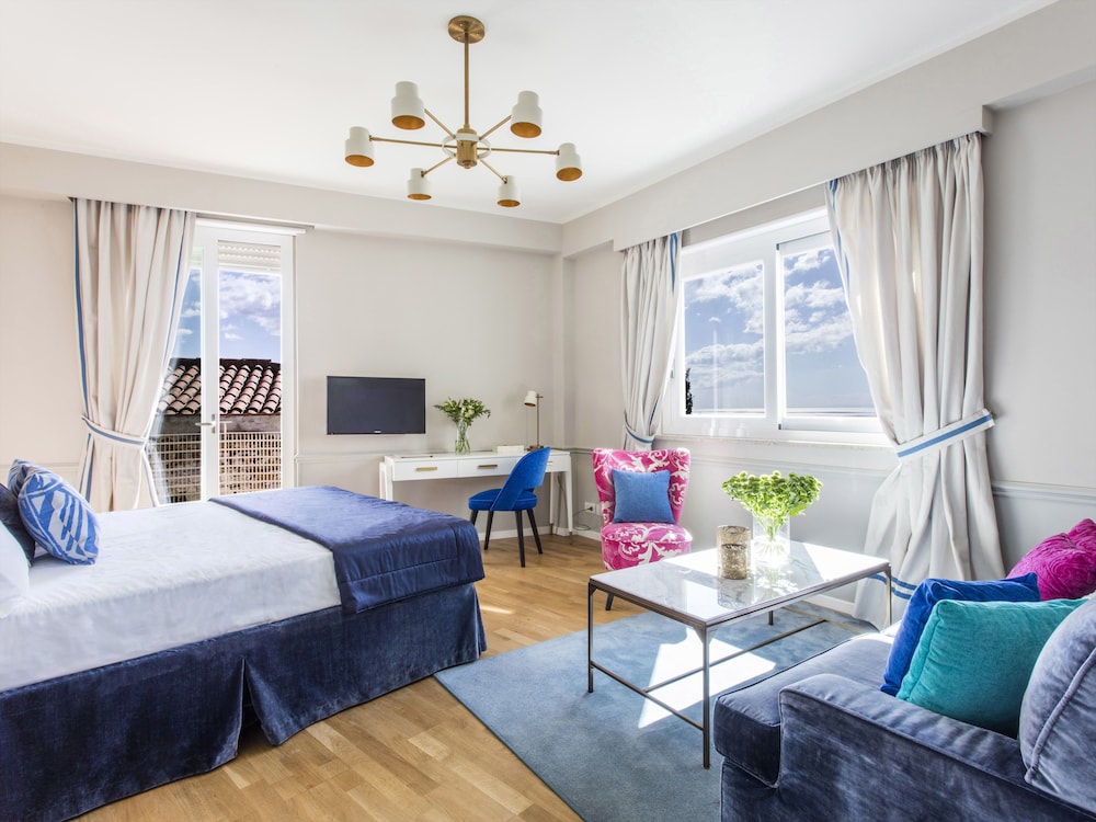Studio, 1 Bedroom, Balcony, Sea View photo 2